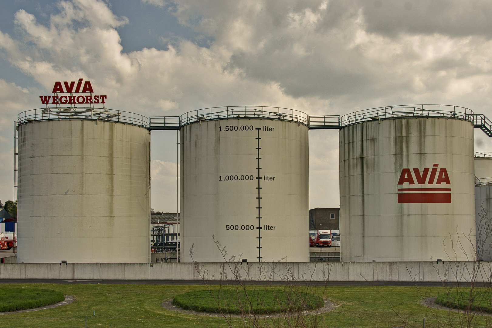 Enschede - Lonnekerbrug - Petrol Distribution AVIA Weghorst - 01