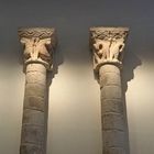Ensemble de colonnes et chapiteaux de style Roman