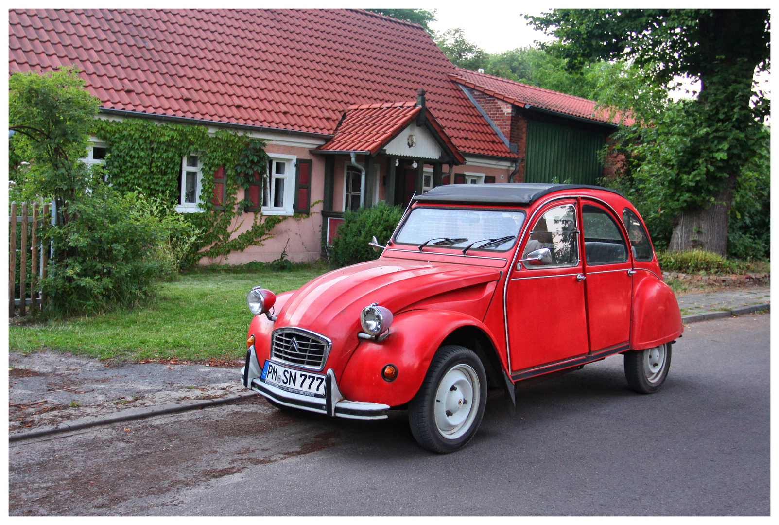 Ente -rot Foto & Bild  autos & zweiräder, oldtimer youngtimer, auto-legenden  Bilder auf fotocommunity