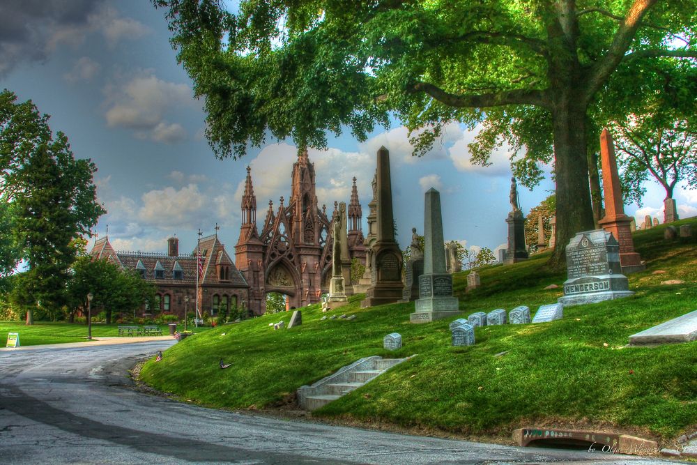 Enter to Green-Wood Cemetery