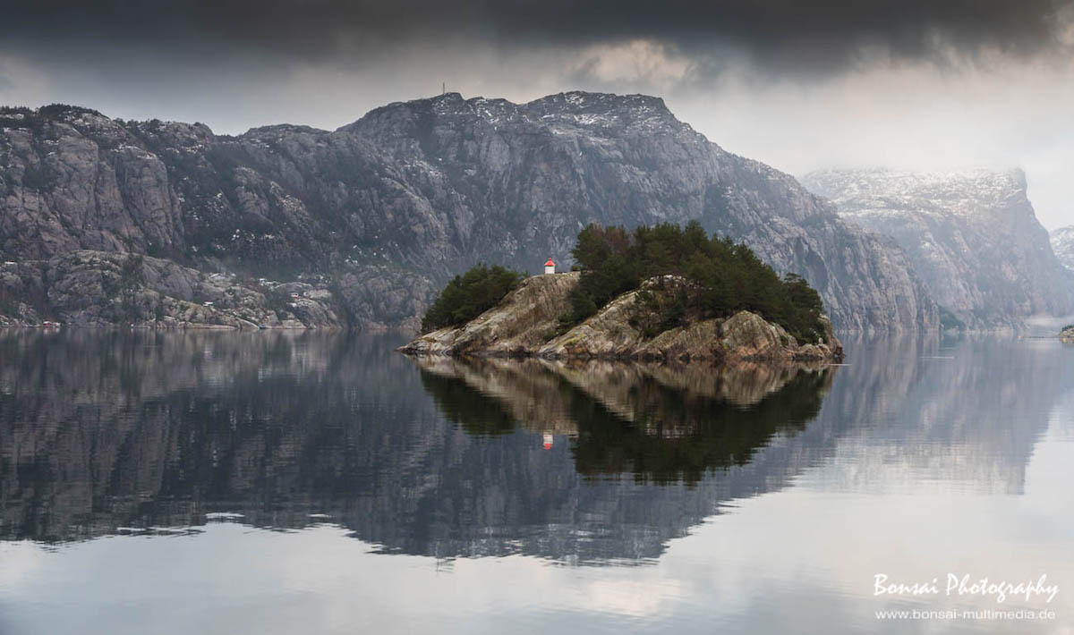 Entering Lysefjord 1