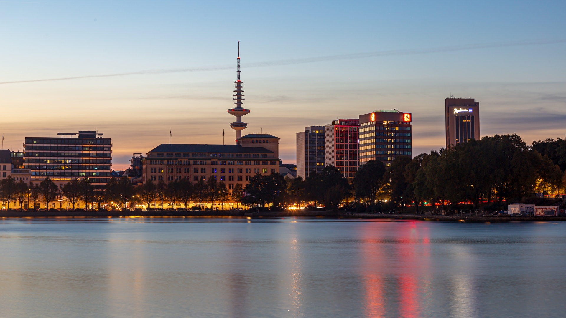 entlang am Binnenalster