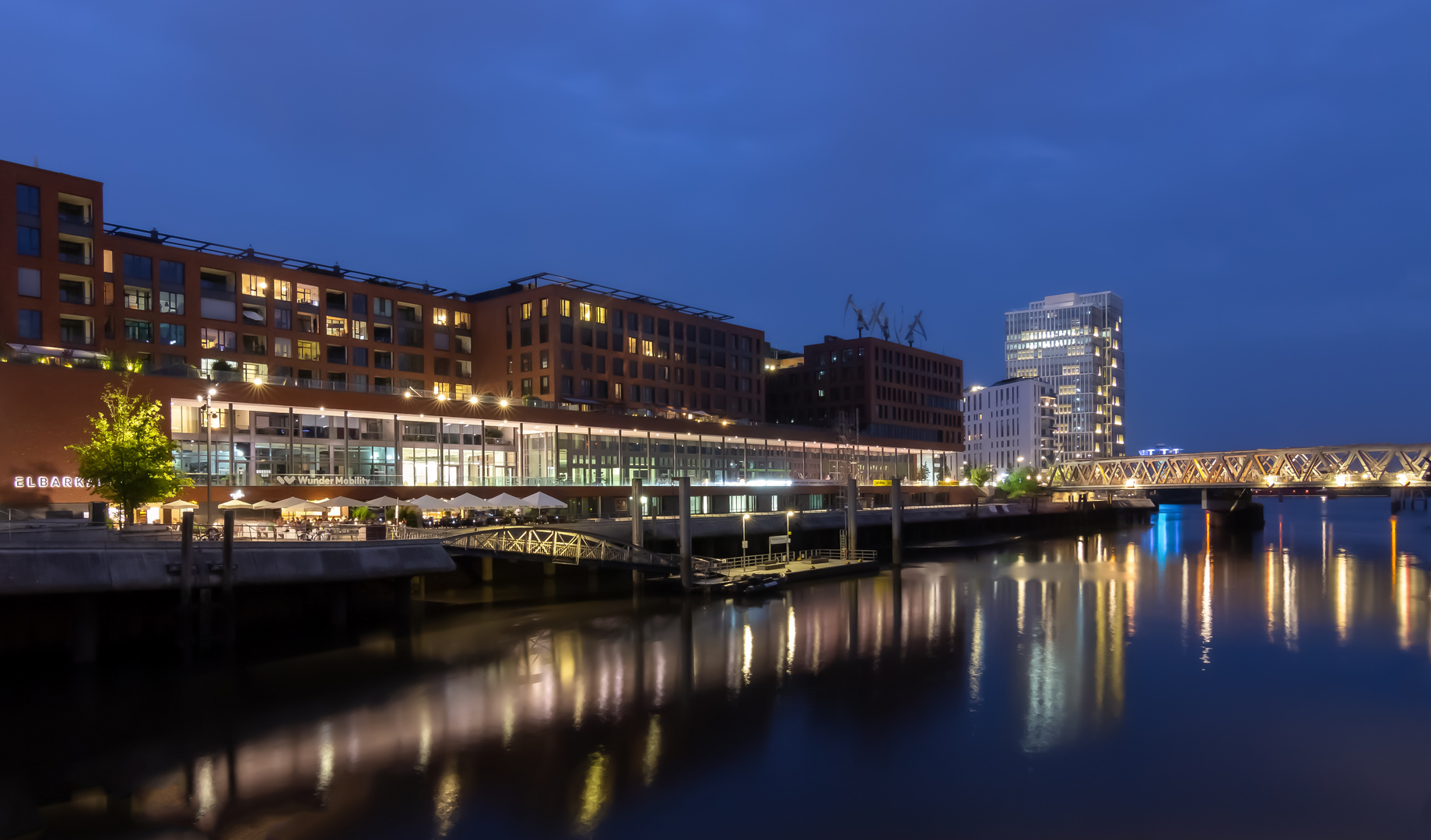 entlang am Hafencity