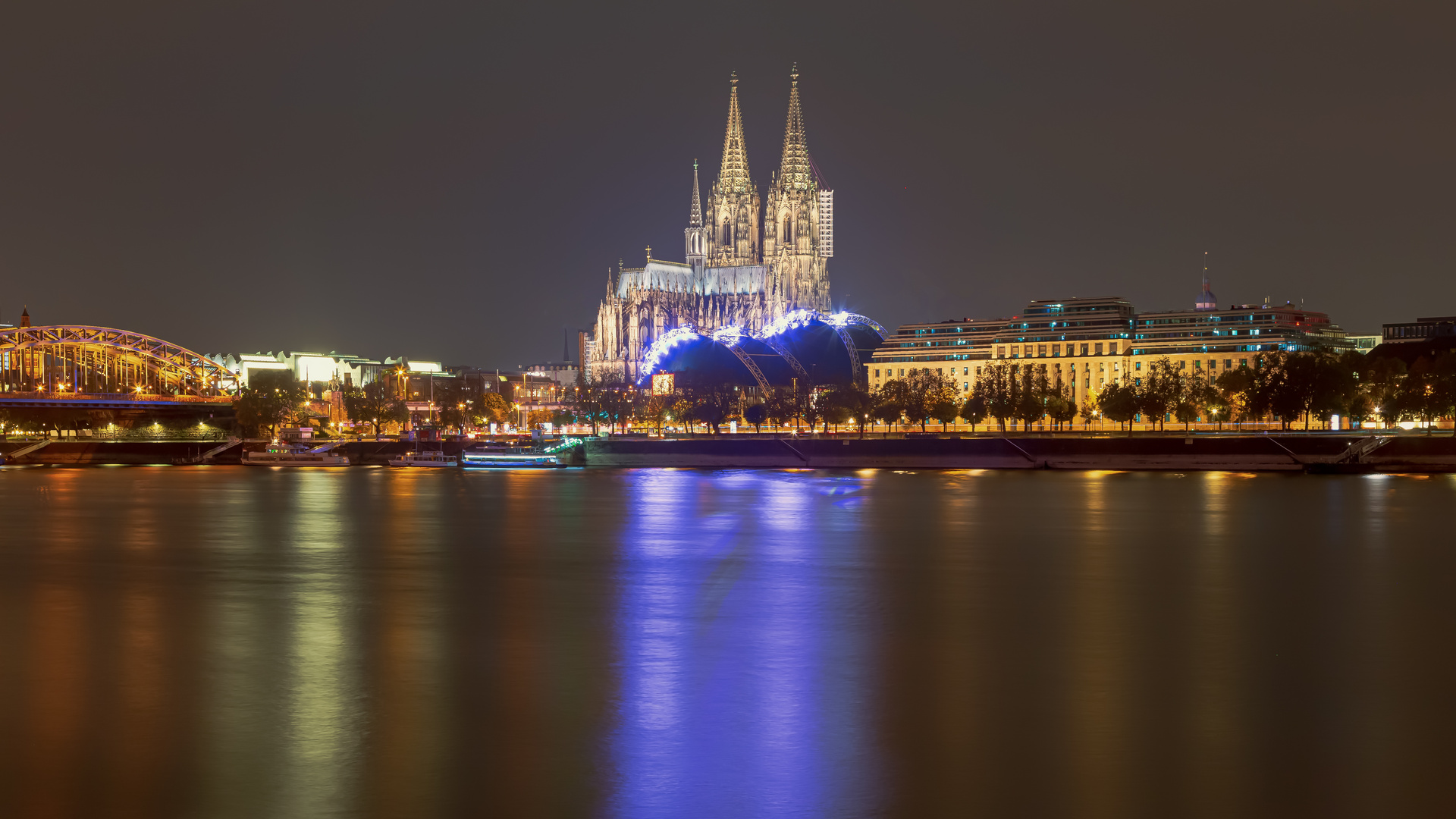 entlang am Köln-Rhein