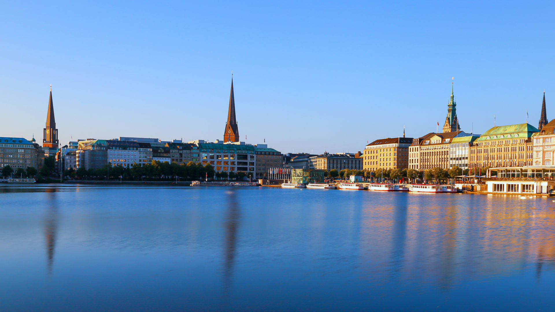 Entlang an der  Biennenalster