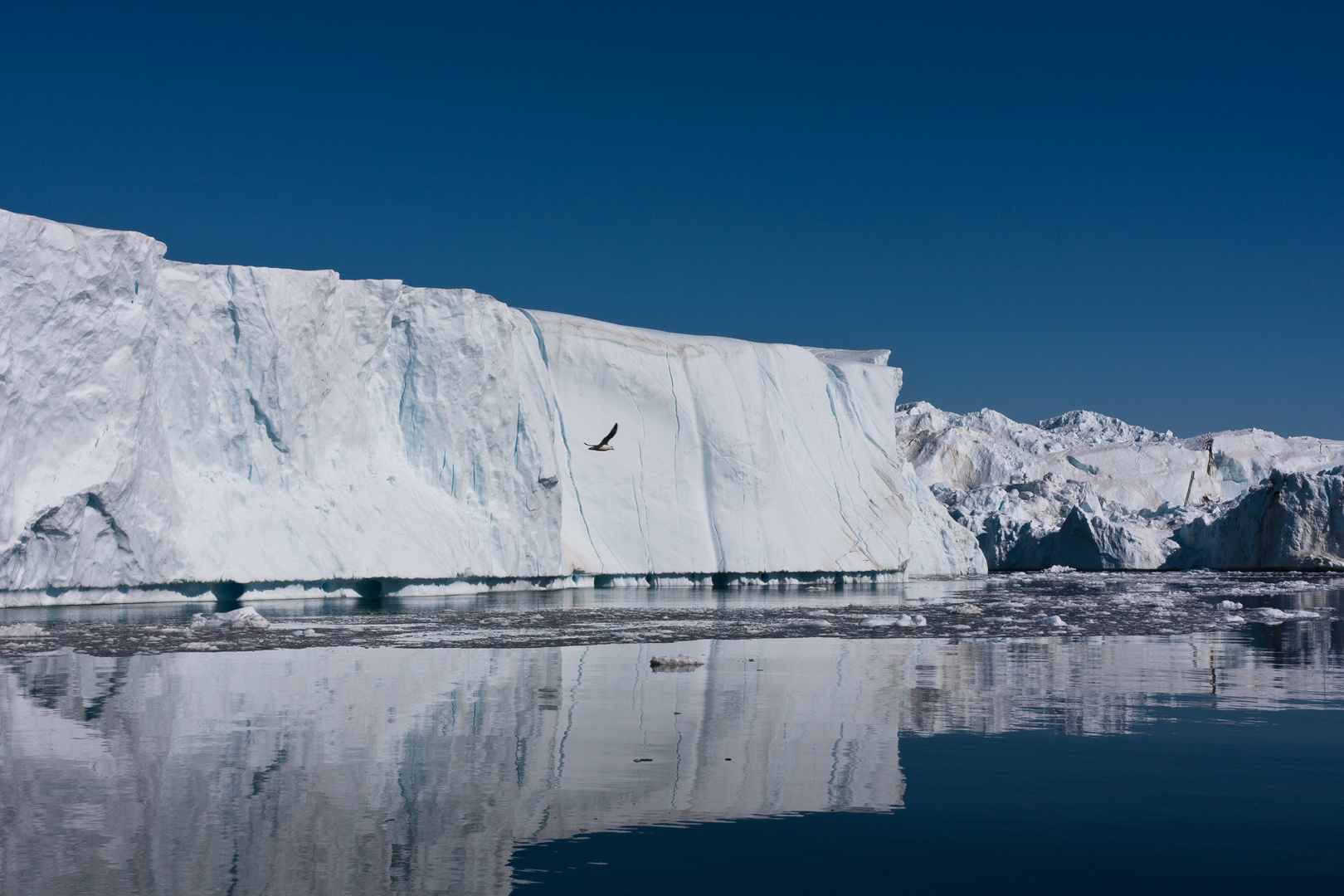 Entlang der Eiswand