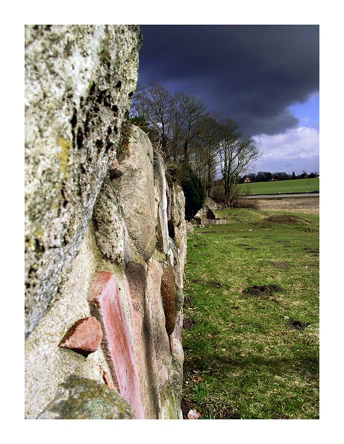 entlang der Mauer