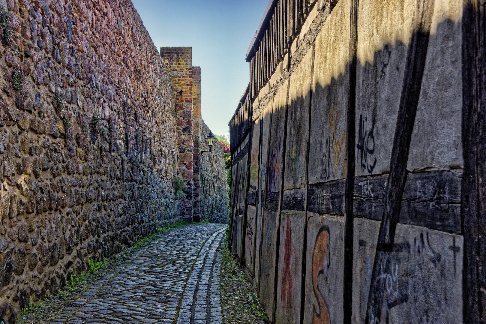 Entlang der Stadtmauer