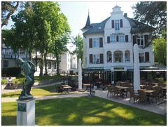 Entlang der Strandpromenade