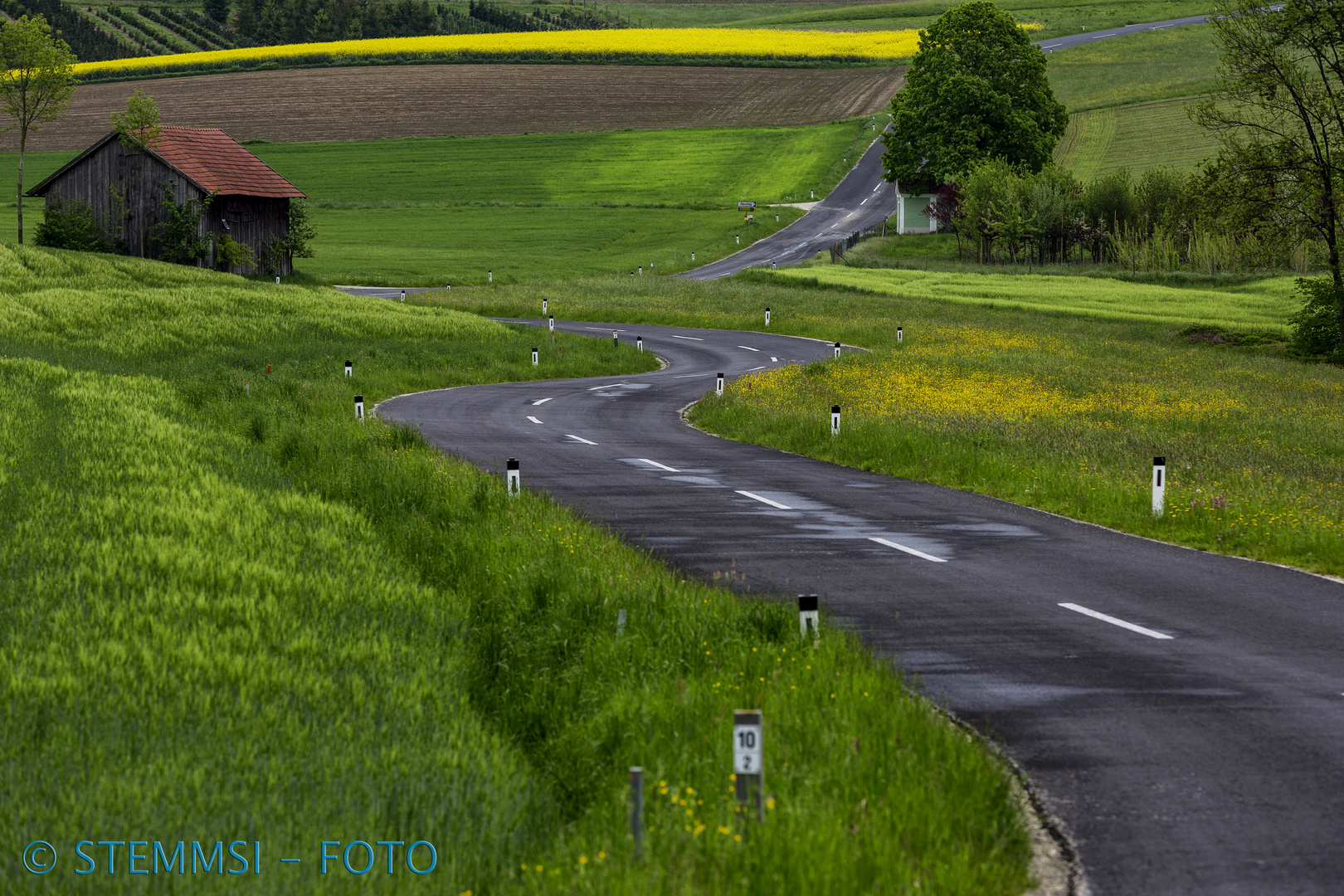 Entlang der Straße