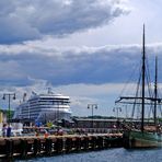 Entlang der Uferpromenade in Oslo ...