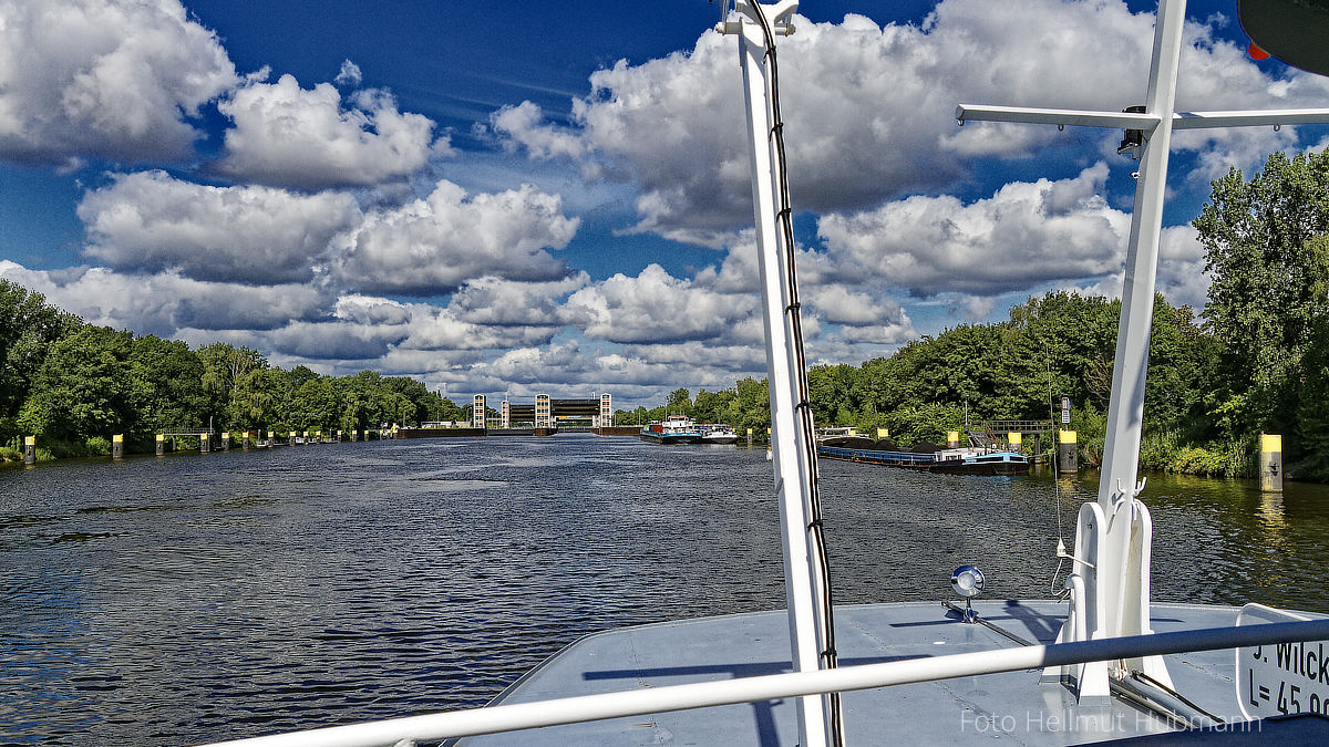 ENTLANG DER WOLKEN