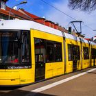 ENTLANG DES SCHIENENWEGES DIESER FLEXITY STEHEN ANDREASKREUZE