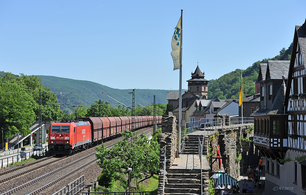 Entlang von Mauern und Burgen I