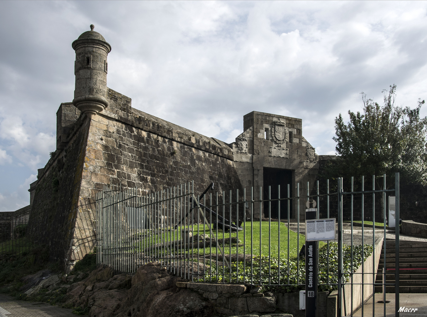 Entrada al Castillo de San Antón 