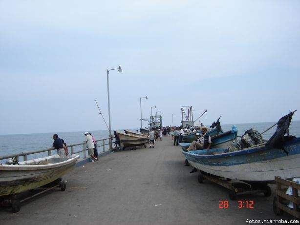 ENTRADA AL MUELLE. PTO. DE LA LIBERTAD, EL SALVADOR.