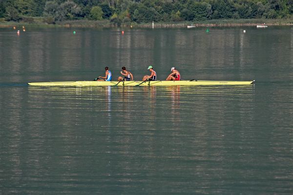 Entrainement aviron sur le lac du Bourget