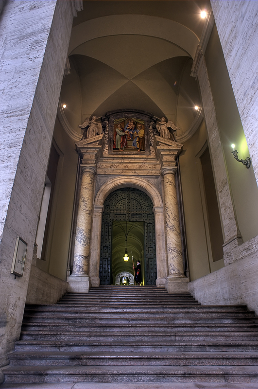 Entrata al Vaticano ... ma meglio restarne fuori