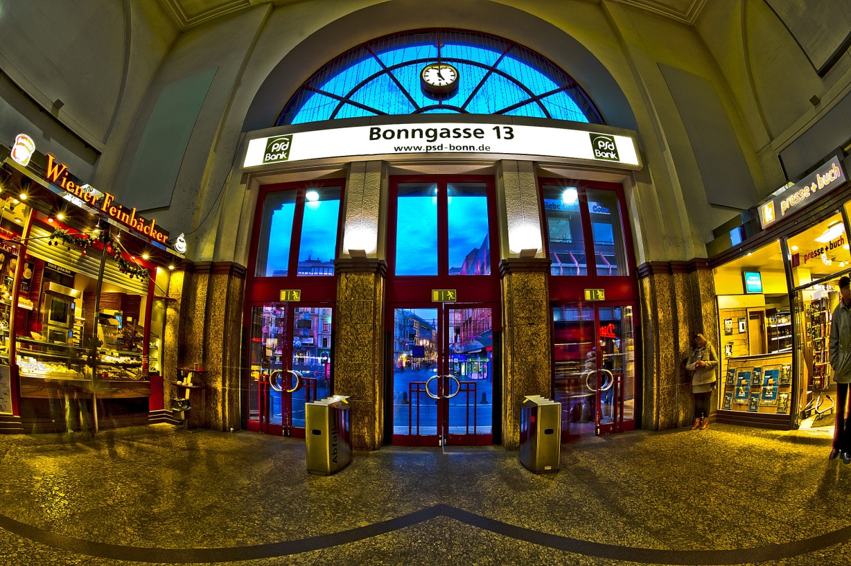 entrata nella città Bonn Hbf