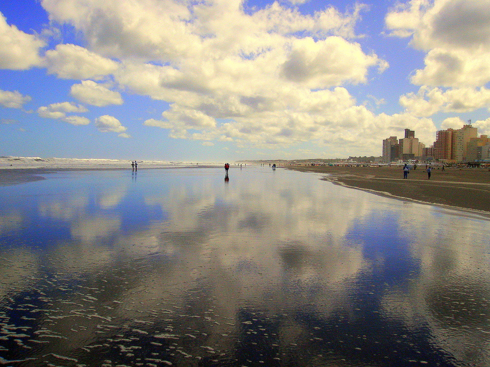 entre cielo,nubes y agua