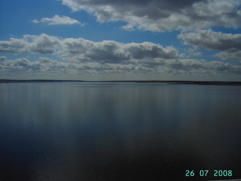 ENTRE EL AGUA Y EL CIELO