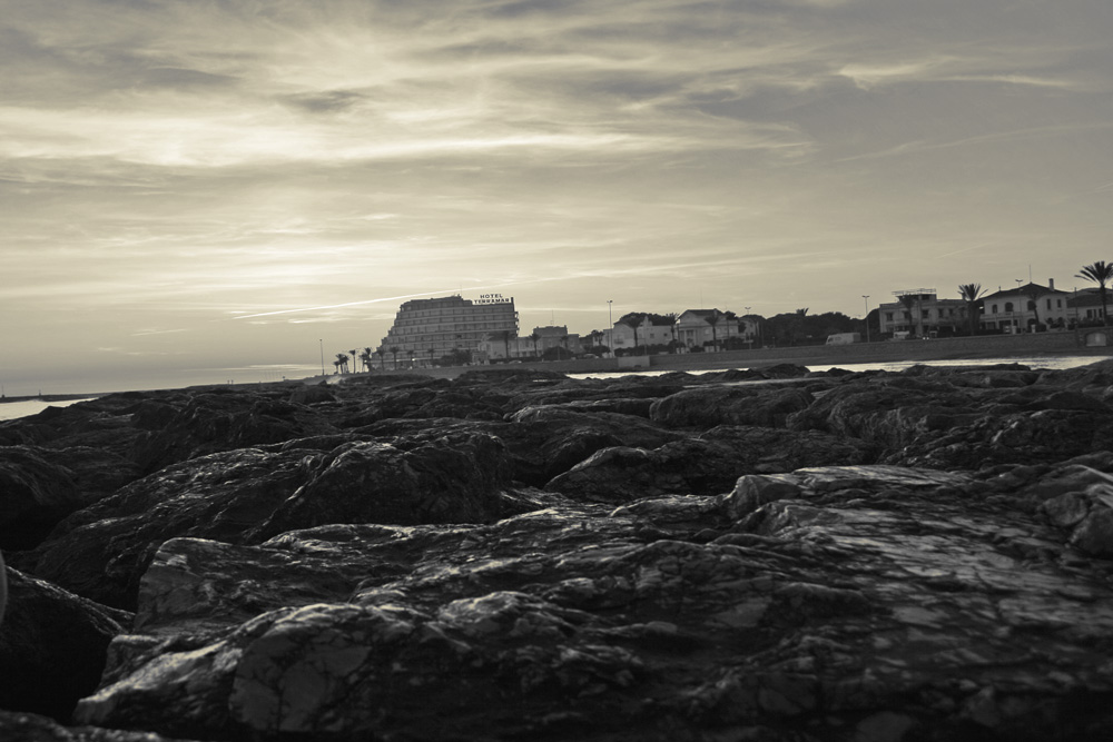 ENTRE LAS ROCAS