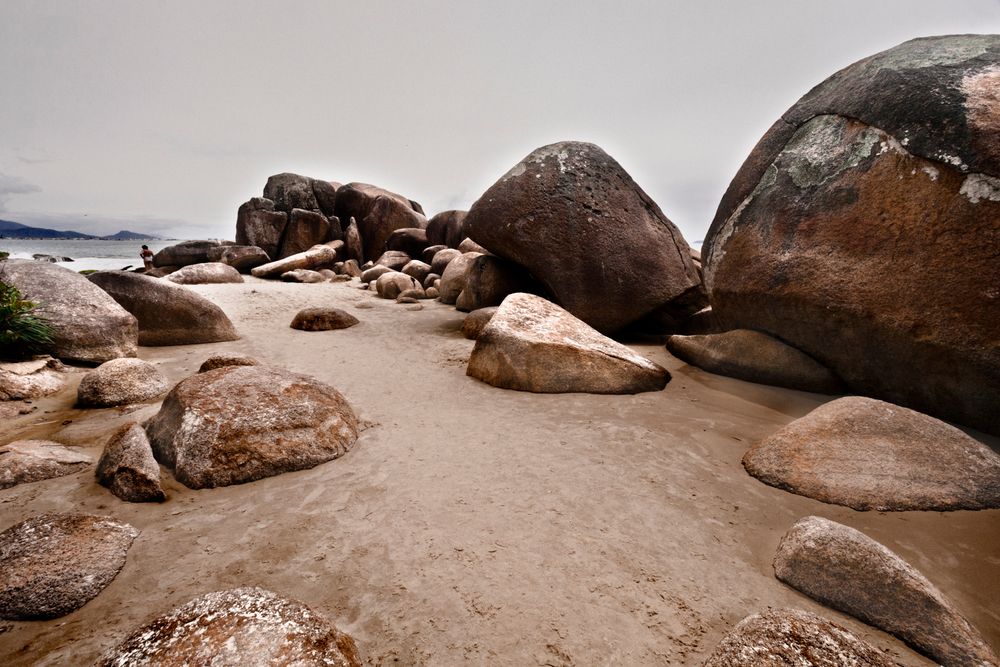 entre rocas