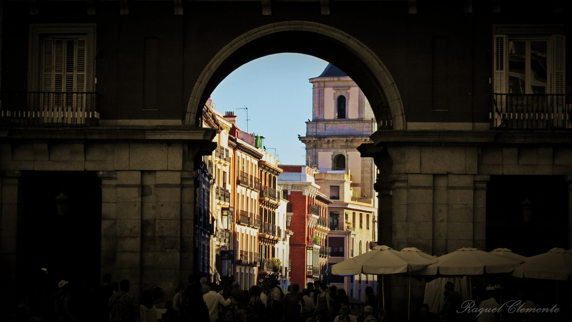 Entre tanta gente, Madrid.