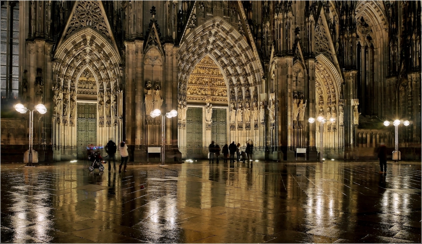 "entrée cathédrale de Cologne"