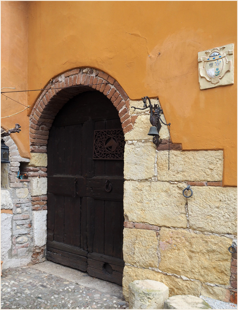 Entrée de la cave de la Villa Crine  --  Valpolicella