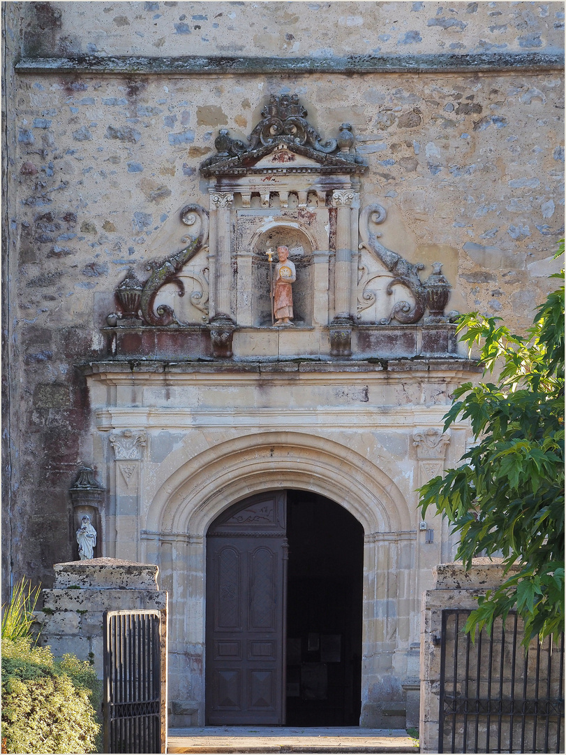 Entrée de l’Eglise Saint-Jean-Baptiste