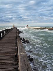 Entrée du port de Capbreton par gros-temps 