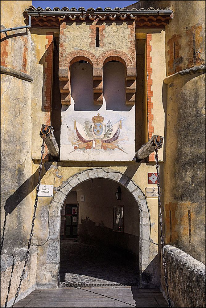 Entrée porte royale d'Entrevaux