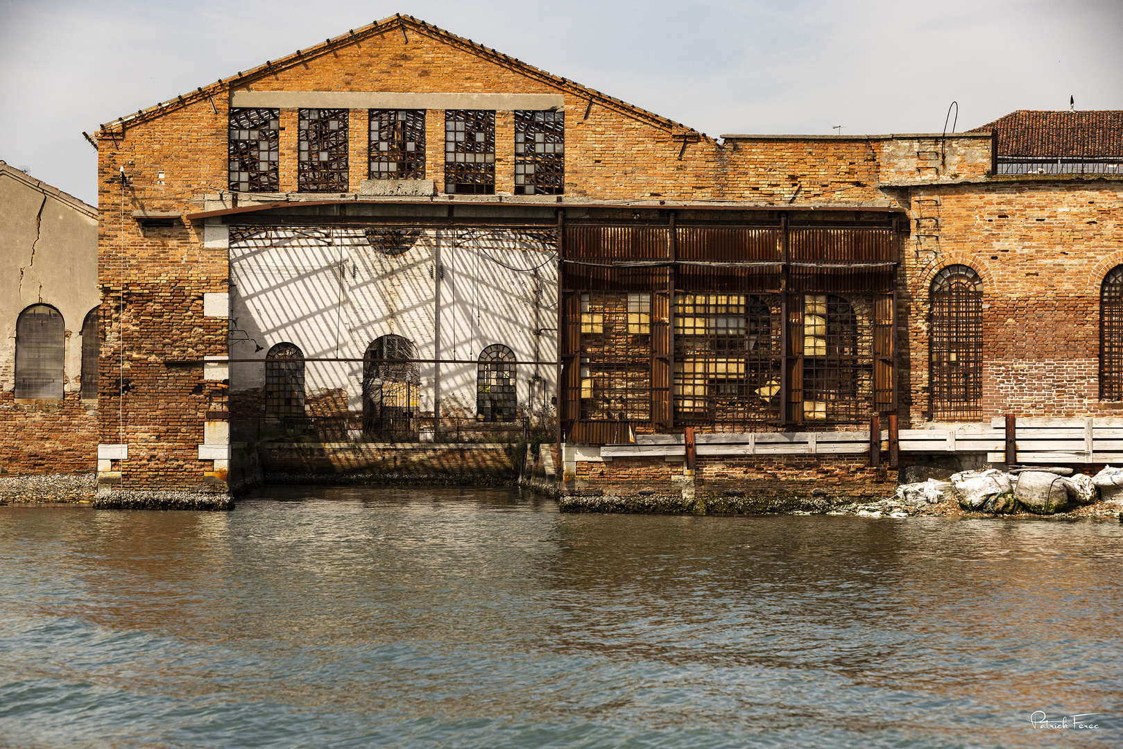 entrepôt abandonné