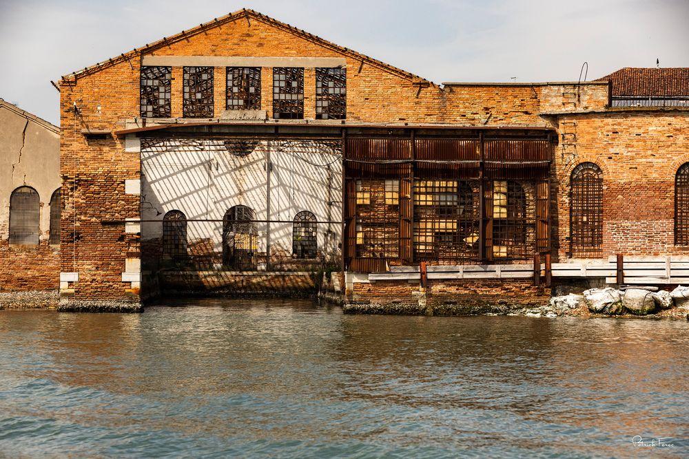 entrepôt abandonné