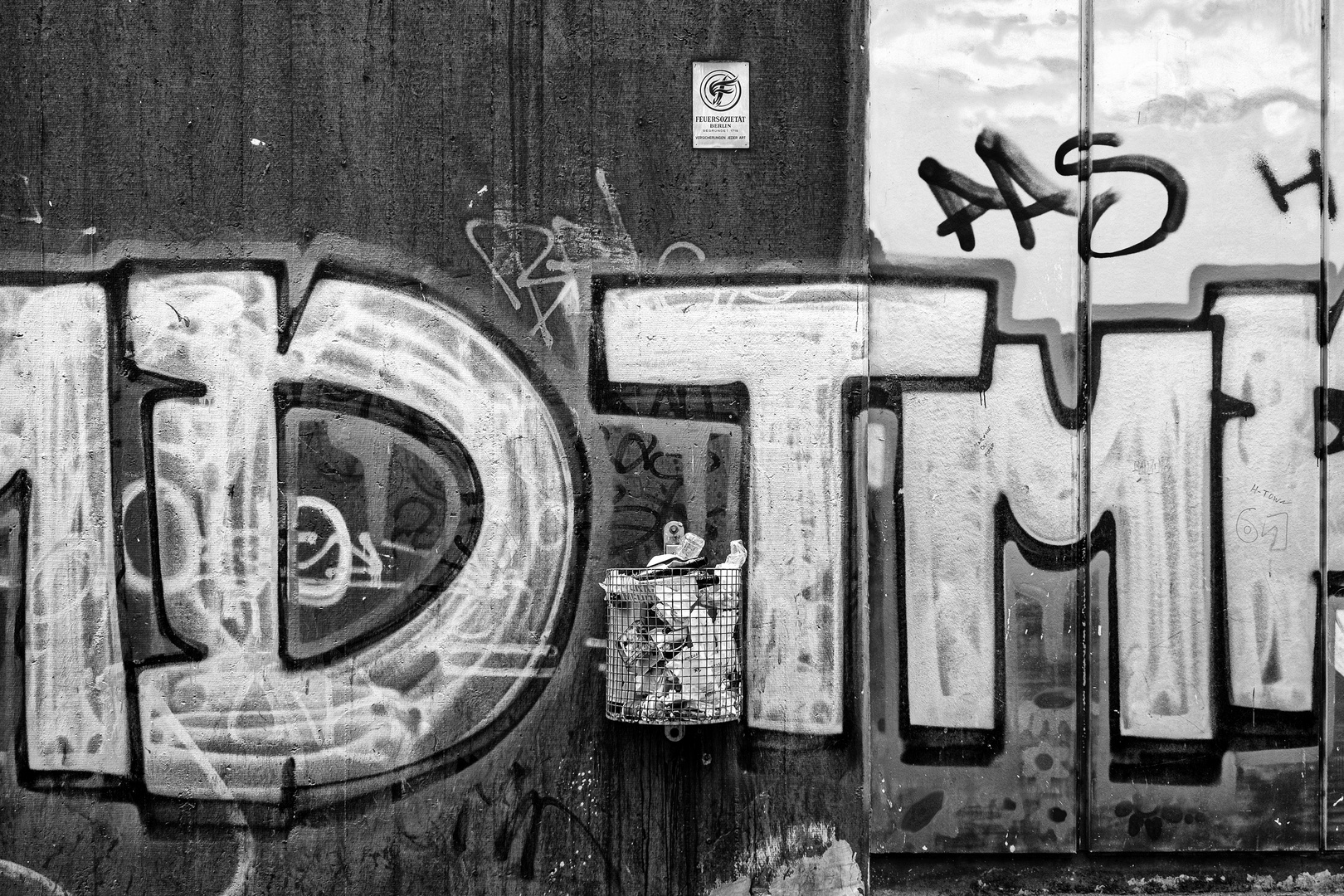 .. .. Foto & Bild violence, beton, müll Bilder auf