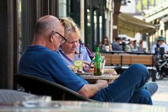 Entspannt im Kaffee ....