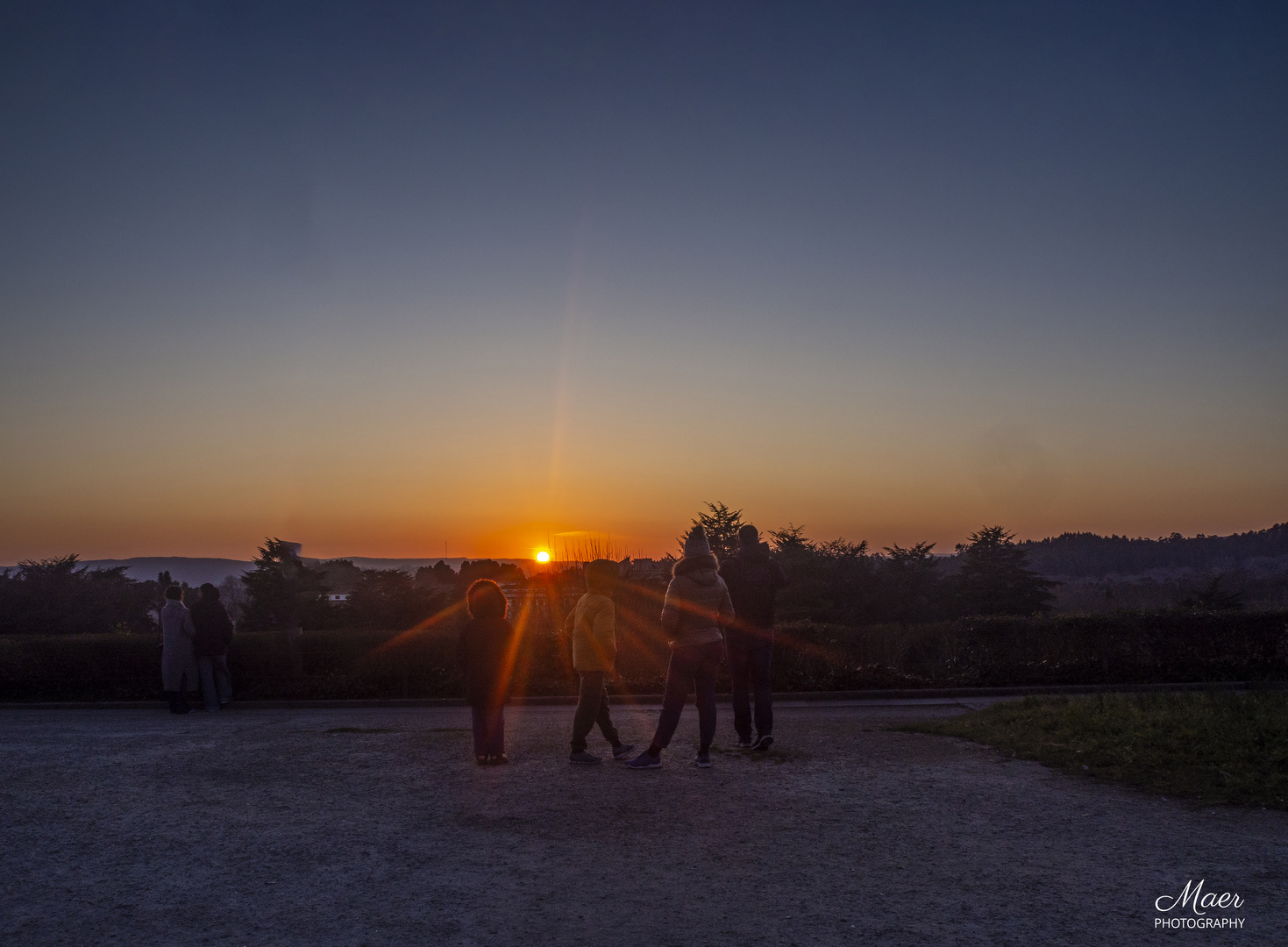 Envueltos por los rayos de sol.