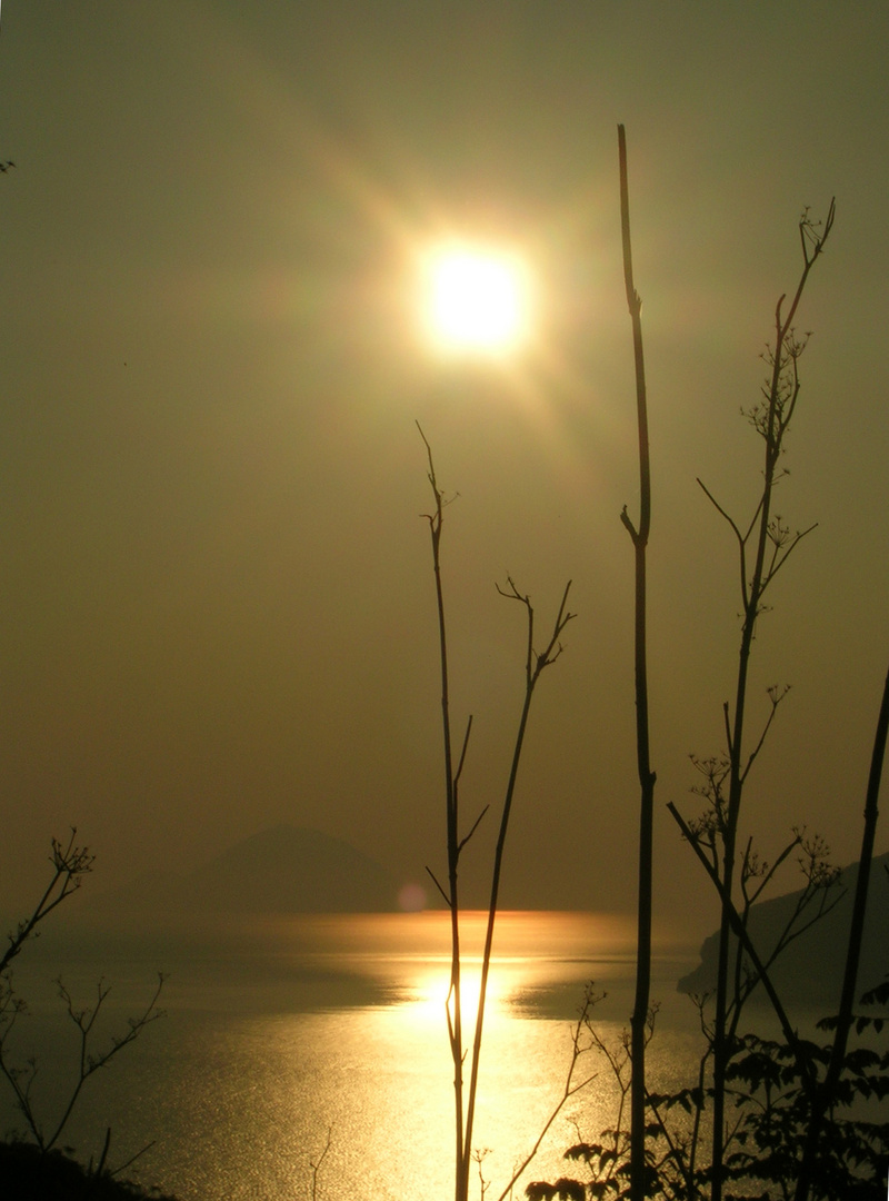 eolie al tramonto