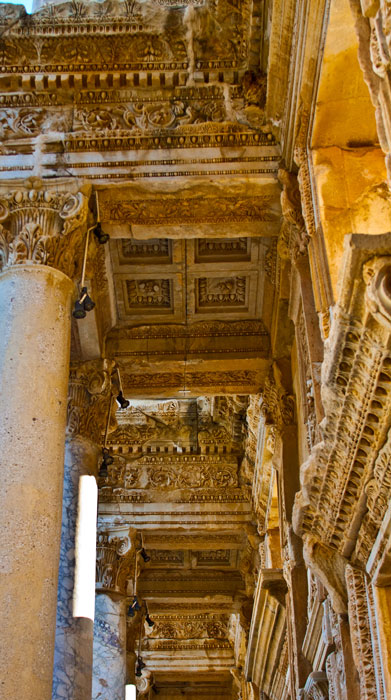 Ephesus_Celsus-Bibliothek10