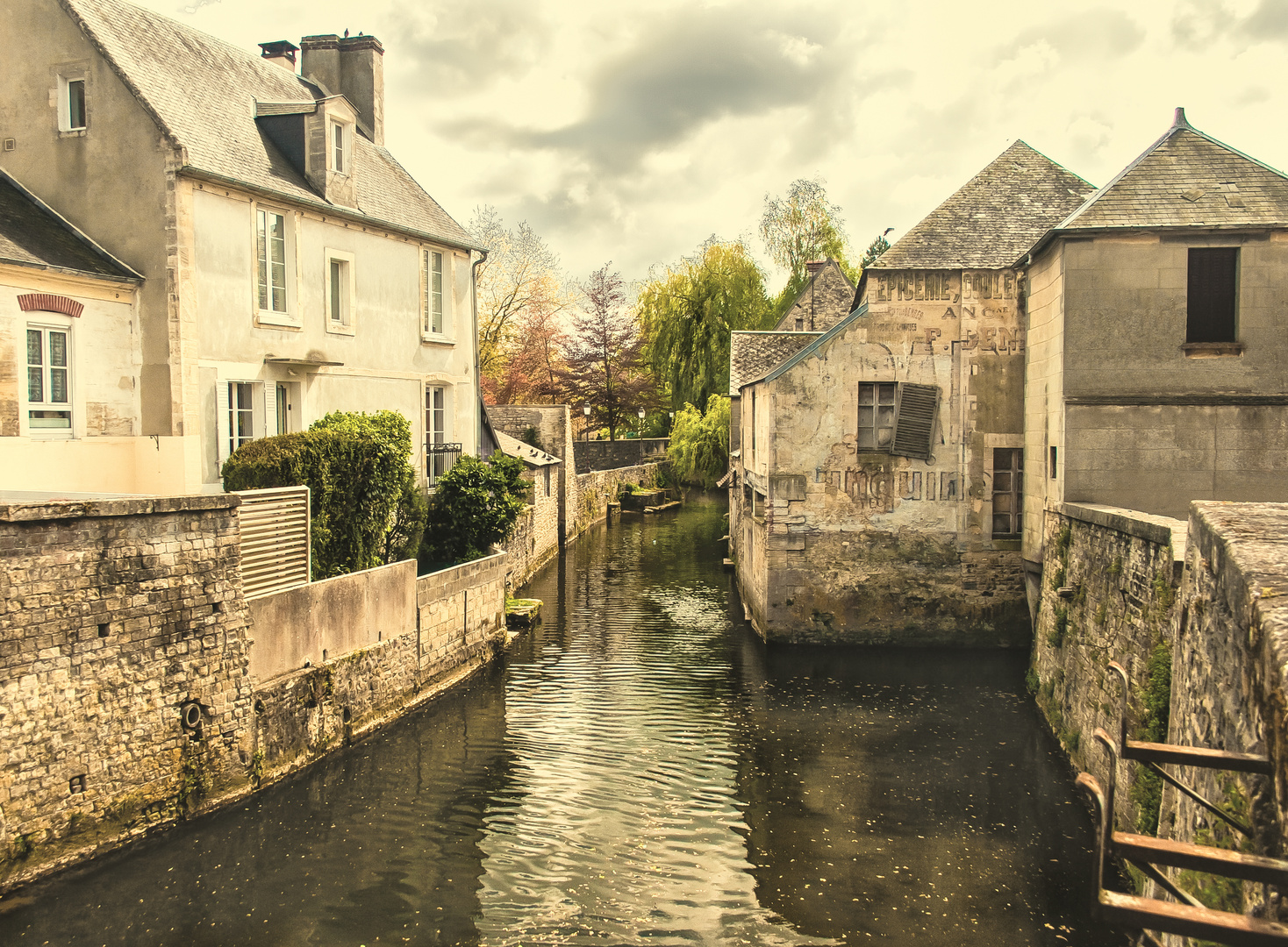 Epicerie Coules dans Bayeux Basse Normandie-France