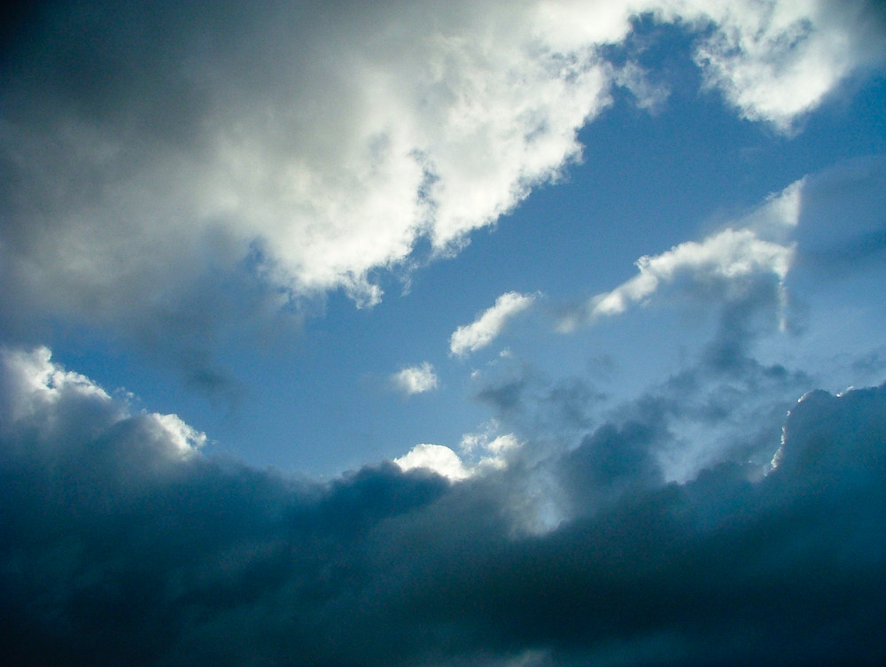 Eppure il cielo è sempre blu