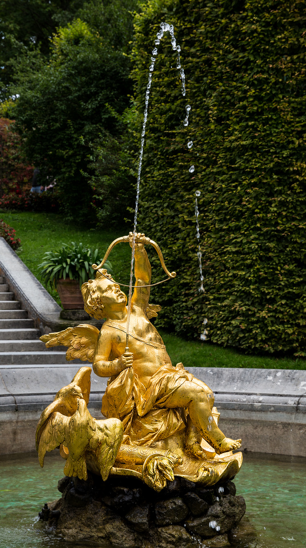 Er hat den Bogen raus, Foto & Bild motive, amor, springbrunnen Bilder auf