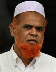 Er ist ein "guide" in central mosque in Penang und möcht gern bekehren Ungläubig zu Islam