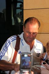 Er ist wieder da.... Huub Stevens auf Schalke.