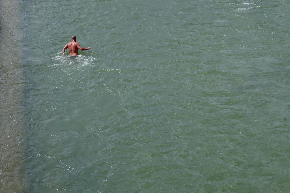 er sagte, er könne auf dem Wasser laufen 