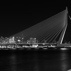 Erasmusbrücke Rotterdam bei Nacht