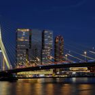 Erasmusbrücke Rotterdam in blauer Stunde