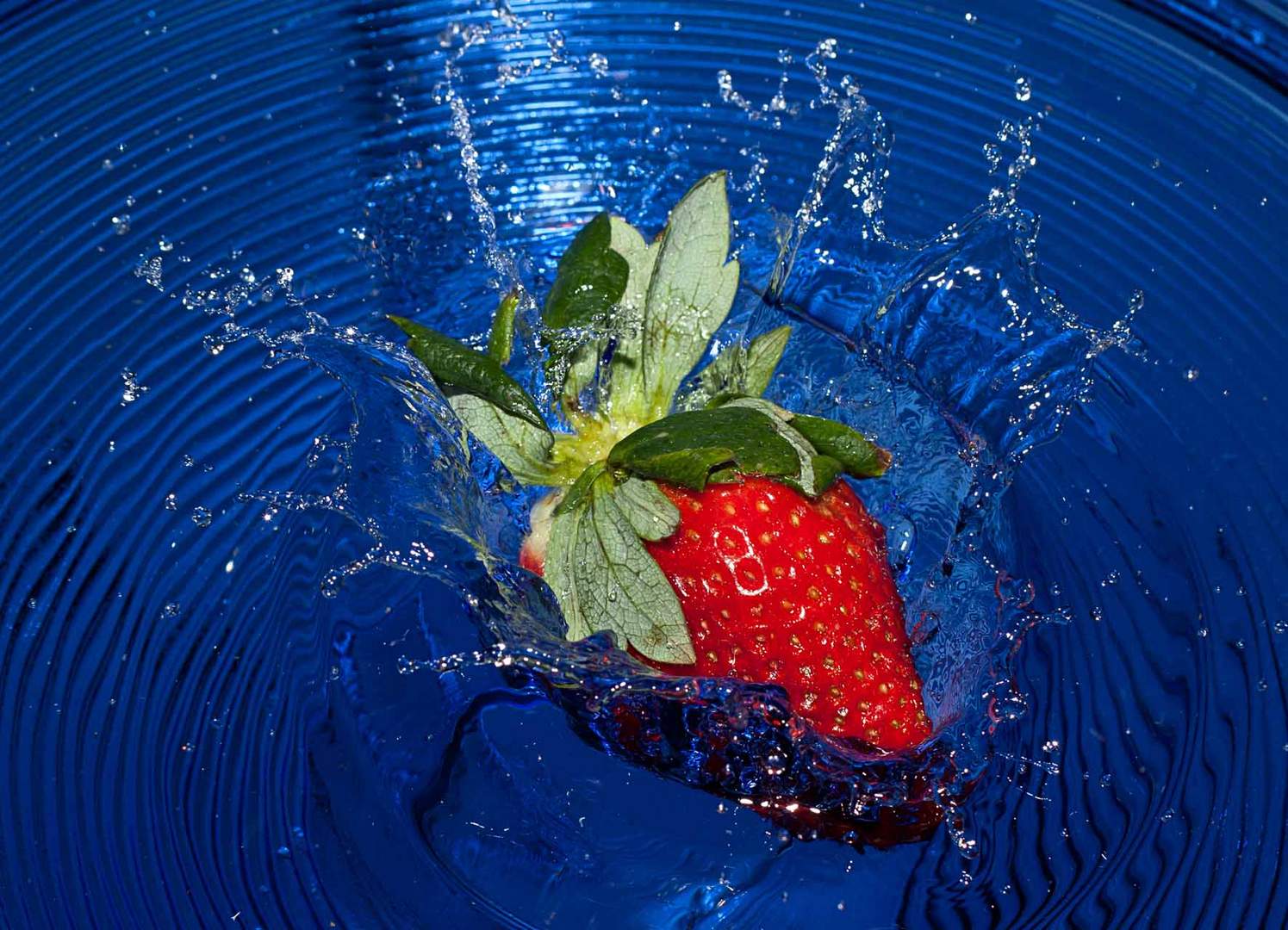 Erdbeer-Splash