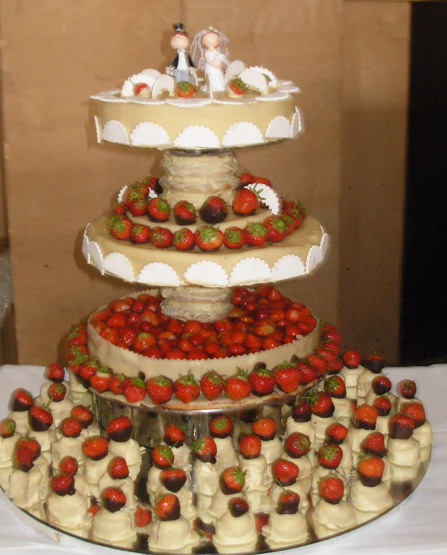 Erdbeertorte zur Hochzeit